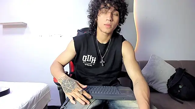 Snapshot of JackesTaylor chatting on March 17, 4:39 am JackesTaylor online show from March 17, 4:39 am