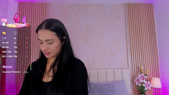 ZOEBARLOWE online show from October 1, 7:20 pm