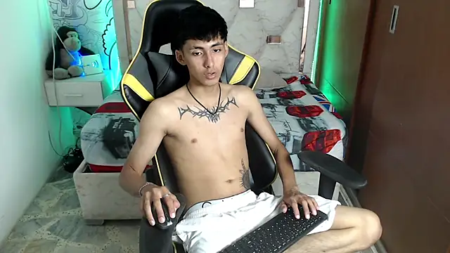 yiisu  online show from September 11, 6:19 pm