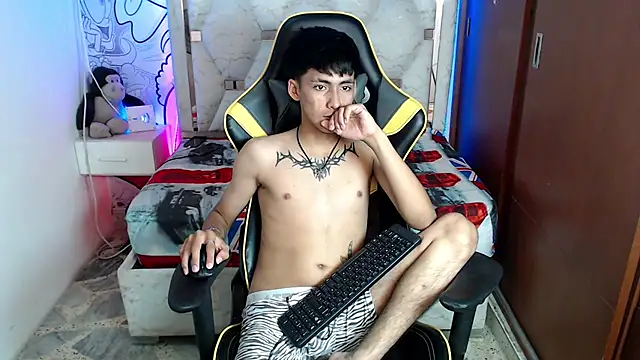 yiisu  online show from September 15, 6:08 pm