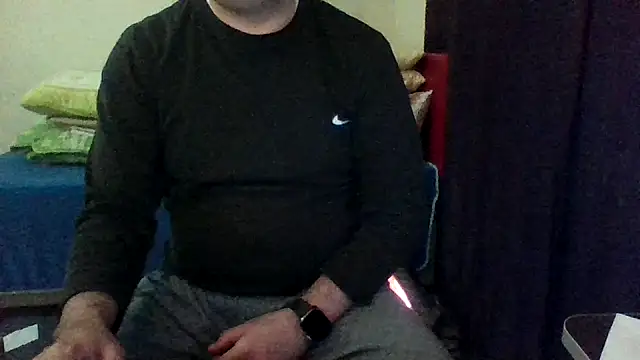 Snapshot of st206boy chatting on May 5, 12:07 am st206boy online show from May 5, 12:07 am