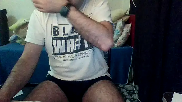 Snapshot of st206boy chatting on May 10, 12:49 am st206boy online show from May 10, 12:49 am