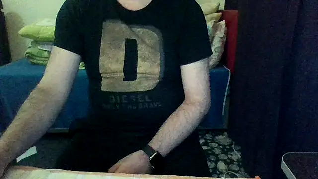 Snapshot of st206boy chatting on May 10, 10:48 pm st206boy online show from May 10, 10:48 pm