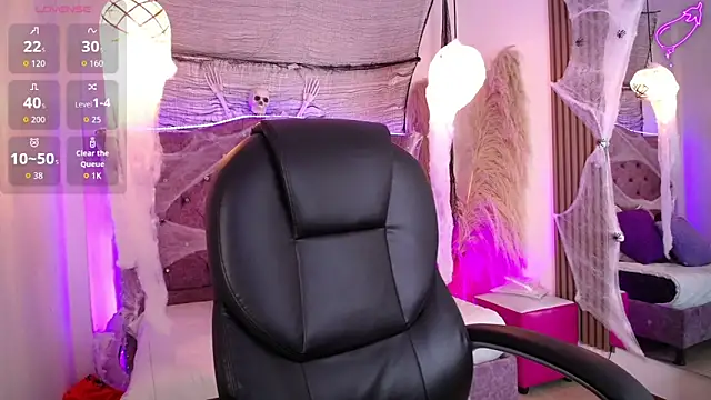 Amara Davis online show from October 16, 4:24 am