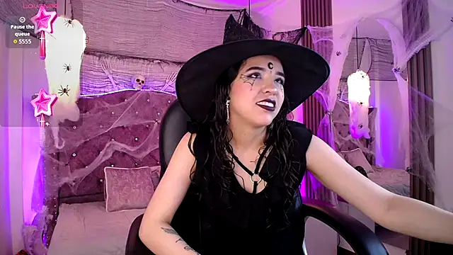 Amara Davis online show from October 29, 4:59 am