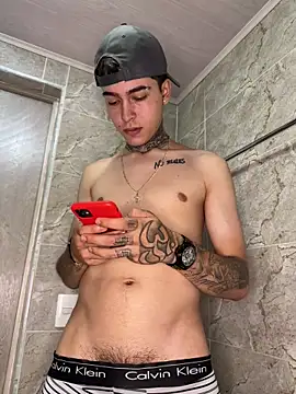 samm4044 online show from October 18, 3:31 am