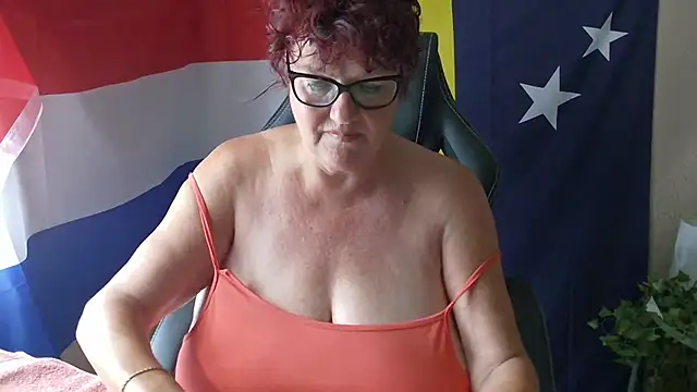 -Curvy- online show from June 23, 8:45 am