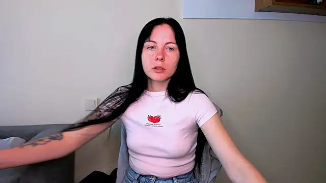 Snapshot of Elle_Pearl_ chatting on May 15, 5:58 am Elle Pearl online show from May 15, 5:58 am