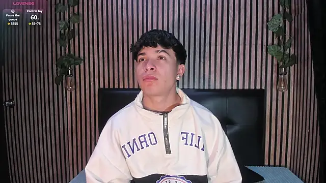 Felipe boy1 online show from September 10, 4:01 am