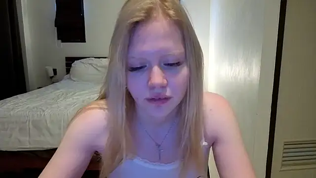 Snapshot of Wendy_228 chatting on June 19, 2:16 am Wendy 228 online show from June 19, 2:16 am