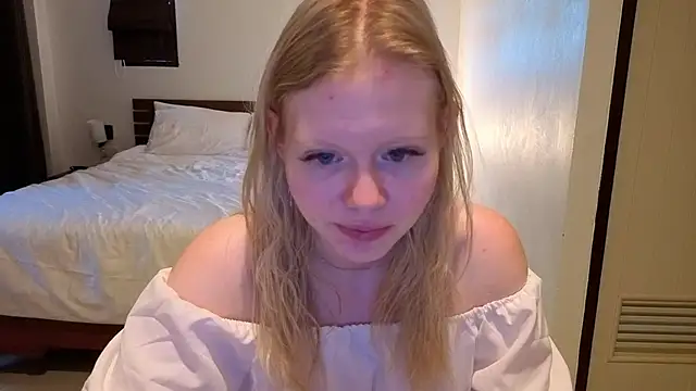 Snapshot of Wendy_228 chatting on June 20, 3:20 am Wendy 228 online show from June 20, 3:20 am