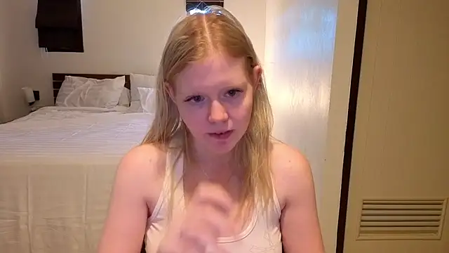Snapshot of Wendy_228 chatting on June 22, 3:58 am Wendy 228 online show from June 22, 3:58 am
