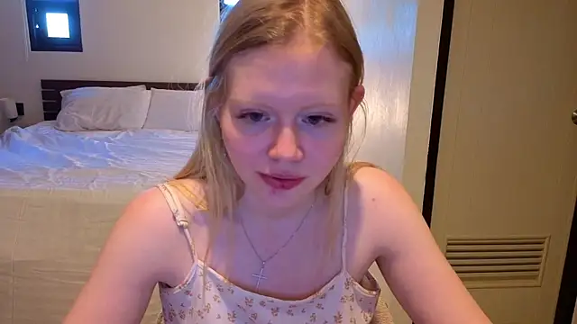Snapshot of Wendy_228 chatting on June 24, 3:27 am Wendy 228 online show from June 24, 3:27 am