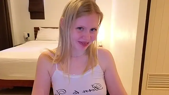 Snapshot of Wendy_228 chatting on June 27, 3:55 am Wendy 228 online show from June 27, 3:55 am