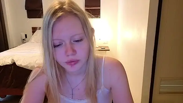 Snapshot of Wendy_228 chatting on July 2, 3:34 am Wendy 228 online show from July 2, 3:34 am