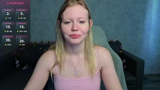 Snapshot of Wendy_228 chatting on July 23, 2:20 am Wendy 228 online show from July 23, 2:20 am
