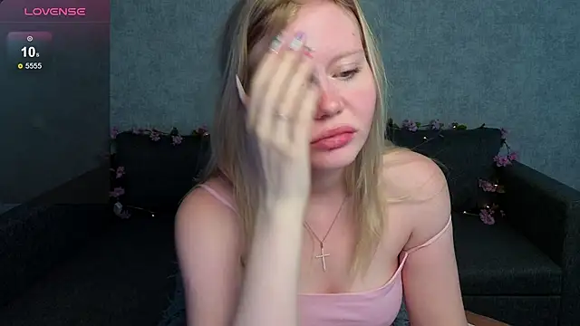 Snapshot of Wendy_228 chatting on July 27, 2:29 am Wendy 228 online show from July 27, 2:29 am