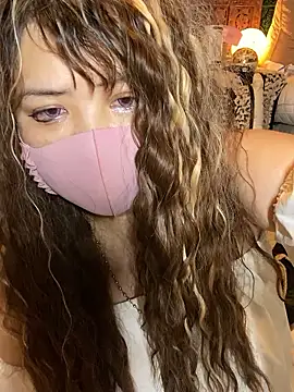 Snapshot of xoxLILxMELOxox chatting on October 11, 4:16 pm xoxLILxMELOxox online show from October 11, 4:16 pm
