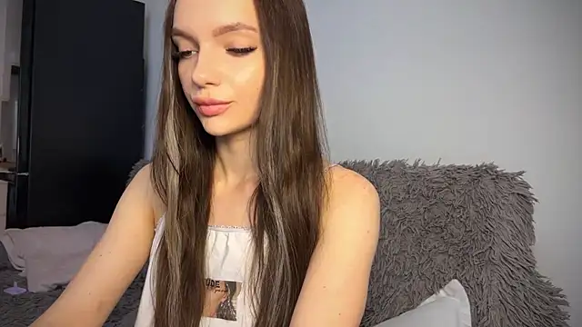 litlle angelll online show from September 15, 1:44 pm