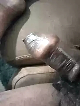 Snapshot of Curvy_Pounder chatting on November 18, 12:49 am Curvy Pounder online show from November 18, 12:49 am