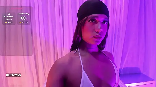 Snapshot of Dreams_Chloe chatting on November 9, 9:24 pm Dreams Chloe online show from November 9, 9:24 pm