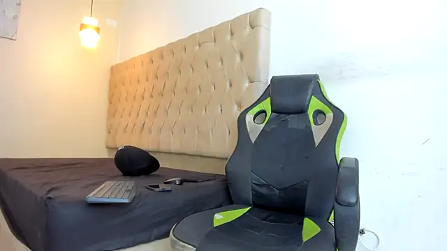 Darkknightx01 online show from October 21, 2:01 am