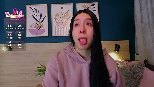 SarahMiler  online show from March 17, 11:46 am