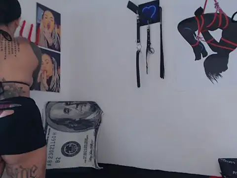 Snapshot of Sofia_May chatting on February 19, 11:28 am Sofia May online show from February 19, 11:28 am