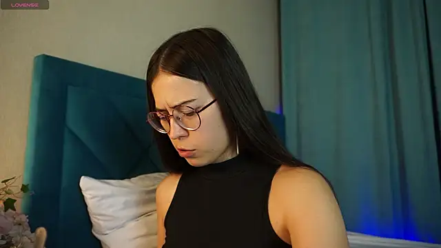 ywixos online show from October 17, 2:41 pm