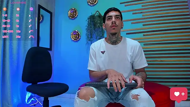 Snapshot of jharol_cardonaa chatting on October 5, 1:20 pm jharol cardonaa online show from October 5, 1:20 pm