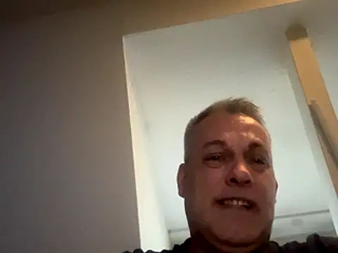 Snapshot of Albatrossen09 chatting on December 16, 7:46 am Albatrossen09 online show from December 16, 7:46 am