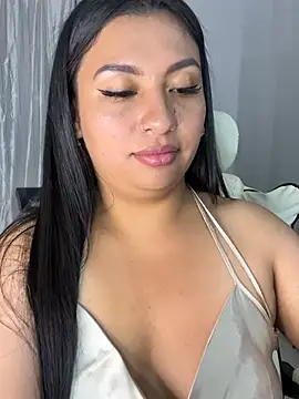 Issa Santana online show from June 26, 9:30 pm
