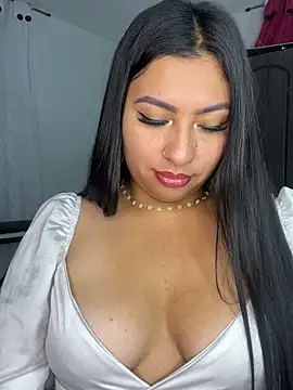 Issa Santana online show from July 28, 9:25 pm