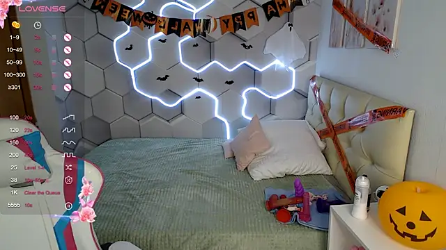 Snapshot of aliicemeow chatting on November 2, 9:11 am aliicemeow online show from November 2, 9:11 am