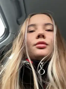 StephanieMur online show from October 7, 4:20 am