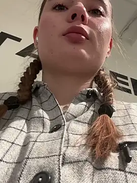 StephanieMur online show from November 9, 7:17 am