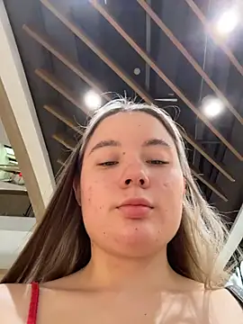 StephanieMur online show from February 8, 5:00 am