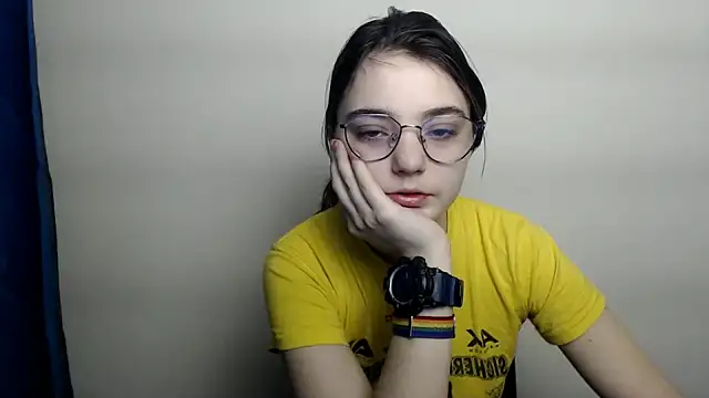 Snapshot of Sun_Shine__ chatting on February 17, 6:47 pm Sun Shine online show from February 17, 6:47 pm