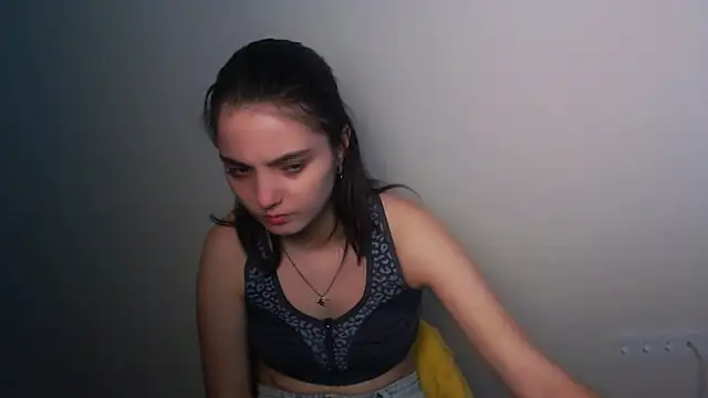 Snapshot of Sun_Shine__ chatting on March 28, 3:39 am Sun Shine online show from March 28, 3:39 am