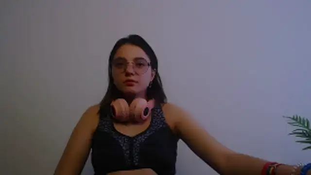 Snapshot of Sun_Shine__ chatting on March 29, 5:40 am Sun Shine online show from March 29, 5:40 am