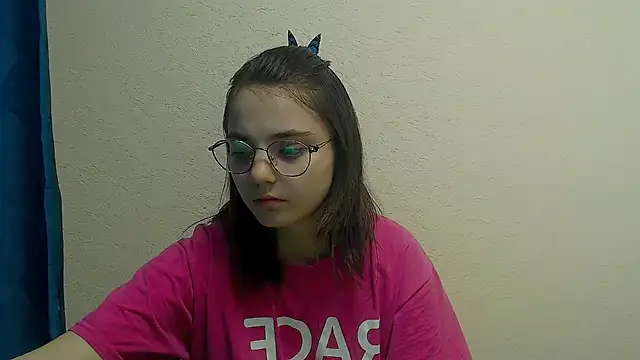 Snapshot of Sun_Shine__ chatting on April 4, 9:23 pm Sun Shine online show from April 4, 9:23 pm