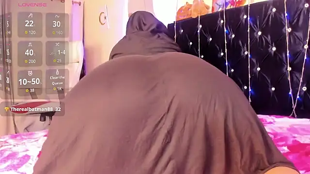 Snapshot of Dana-Alabi chatting on February 19, 12:45 pm Dana-Alabi online show from February 19, 12:45 pm