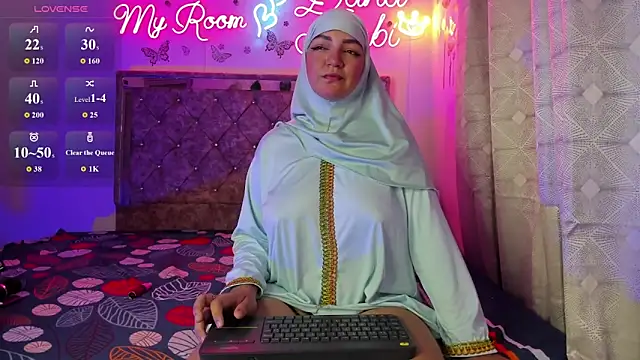 Snapshot of Dana-Alabi chatting on March 17, 1:36 pm Dana-Alabi online show from March 17, 1:36 pm