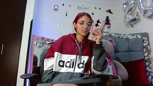 Snapshot of Kitty_Slim chatting on October 2, 1:07 pm Kitty Slim online show from October 2, 1:07 pm