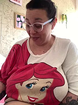 LupeLok online show from June 11, 4:05 pm
