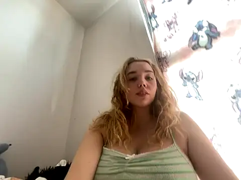 violetcutie online show from September 17, 2:30 pm