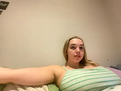 violetcutie online show from September 19, 8:53 pm