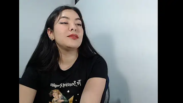 EloiseJun online show from June 19, 3:44 am