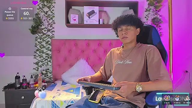  taylor black online show from February 11, 9:09 pm