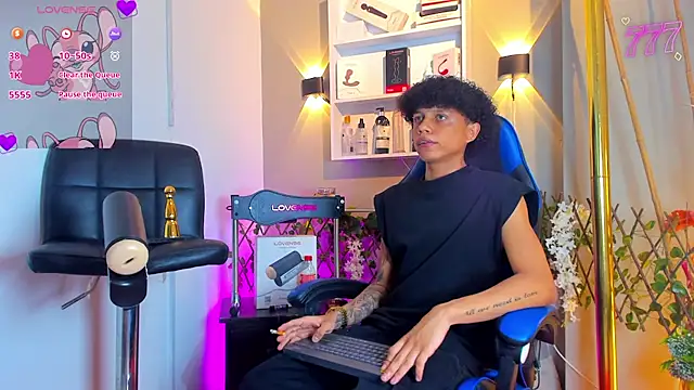 taylor black online show from July 30, 8:41 pm
